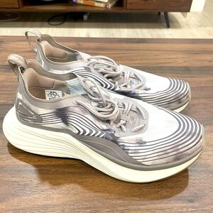 APL Streamline Shoes (W9, M7.5)